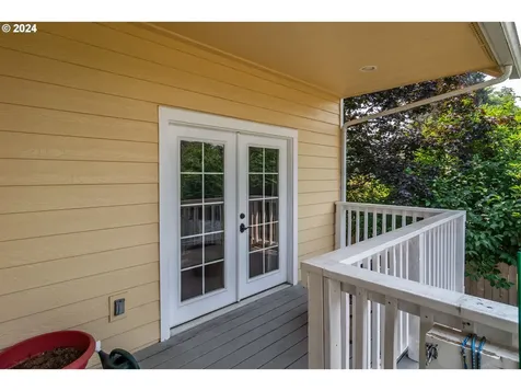 525 Oak Street Oakland OR 97462
