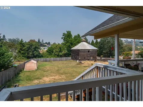 525 Oak Street Oakland OR 97462