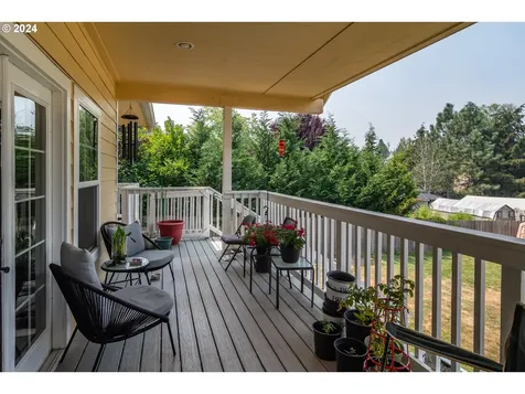 525 Oak Street Oakland OR 97462