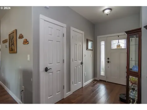 525 Oak Street Oakland OR 97462