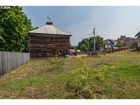525 Oak Street Oakland OR 97462