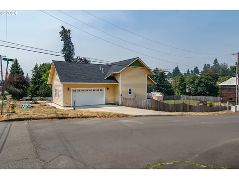 525 Oak Street Oakland OR 97462