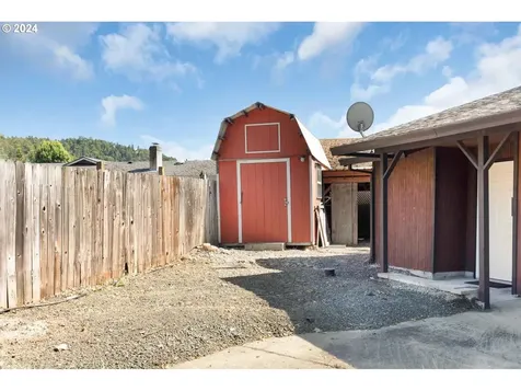 159 Bradley Court Roseburg OR 97470