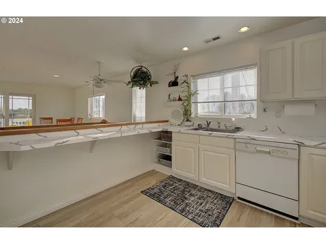 4911 NW 122nd Street Vancouver WA 98685