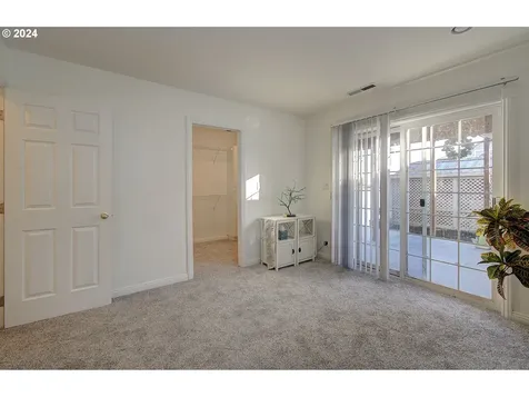 4911 NW 122nd Street Vancouver WA 98685