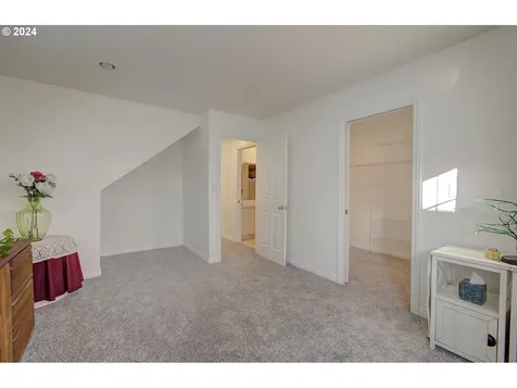 4911 NW 122nd Street Vancouver WA 98685