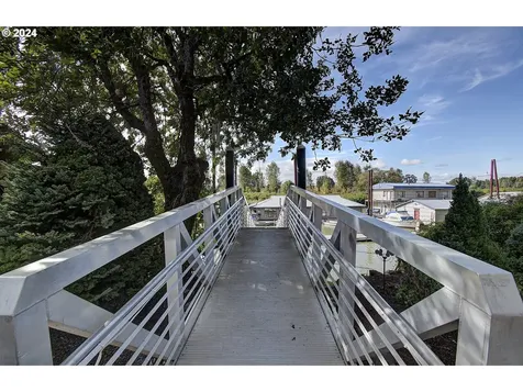 4911 NW 122nd Street Vancouver WA 98685
