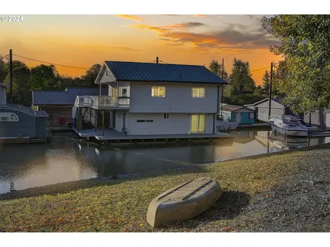 4911 NW 122nd Street Vancouver WA 98685