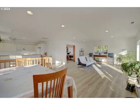 4911 NW 122nd Street Vancouver WA 98685