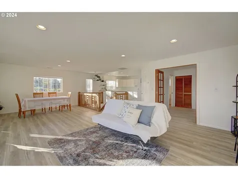 4911 NW 122nd Street Vancouver WA 98685