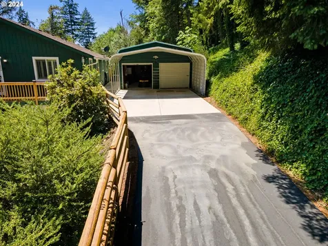1680 Curtin Road Cottage Grove OR 97424