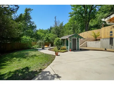 1680 Curtin Road Cottage Grove OR 97424