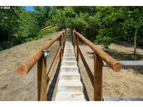 1680 Curtin Road Cottage Grove OR 97424