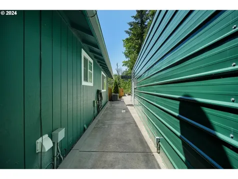 1680 Curtin Road Cottage Grove OR 97424