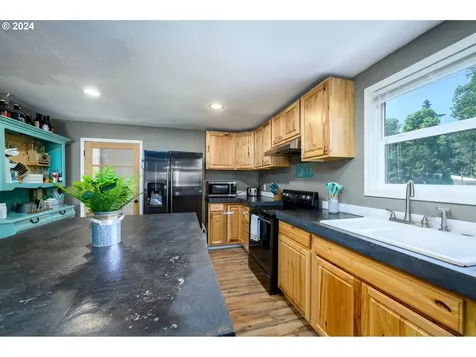 29950 Newsome Drive Grand Ronde OR 97347
