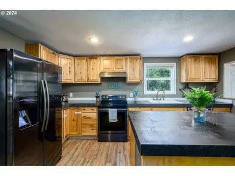 29950 Newsome Drive Grand Ronde OR 97347
