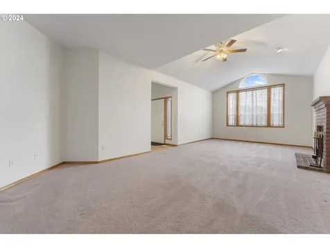 14990 Se Pioneer Drive Clackamas OR 97015