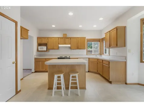 14990 Se Pioneer Drive Clackamas OR 97015