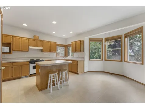 14990 Se Pioneer Drive Clackamas OR 97015