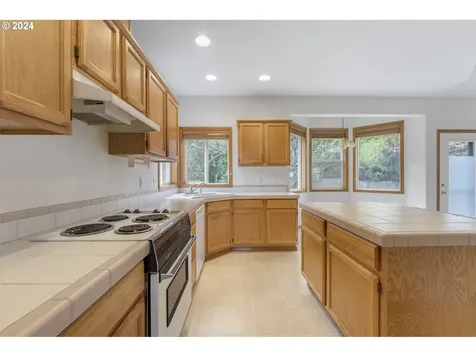 14990 Se Pioneer Drive Clackamas OR 97015