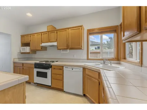 14990 Se Pioneer Drive Clackamas OR 97015