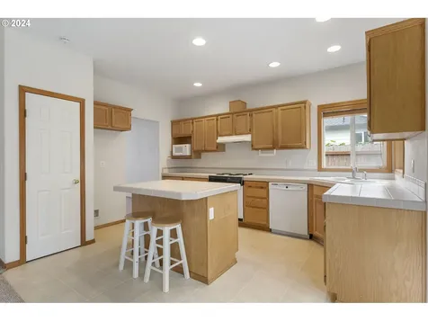14990 Se Pioneer Drive Clackamas OR 97015