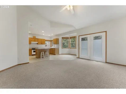 14990 Se Pioneer Drive Clackamas OR 97015
