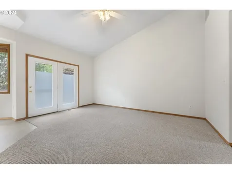 14990 Se Pioneer Drive Clackamas OR 97015