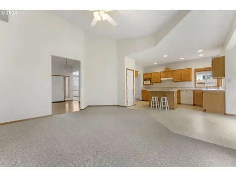 14990 Se Pioneer Drive Clackamas OR 97015