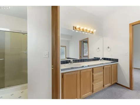 14990 Se Pioneer Drive Clackamas OR 97015