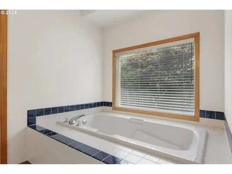 14990 Se Pioneer Drive Clackamas OR 97015