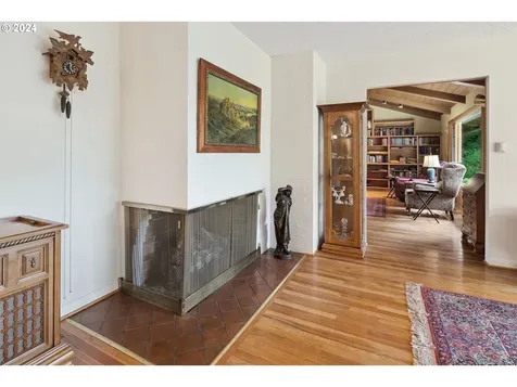 2390 South Shore Boulevard Lake Oswego OR 97034