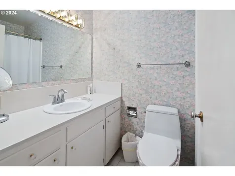 2390 South Shore Boulevard Lake Oswego OR 97034
