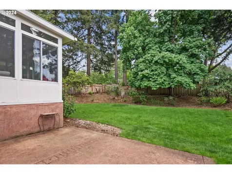 2390 South Shore Boulevard Lake Oswego OR 97034