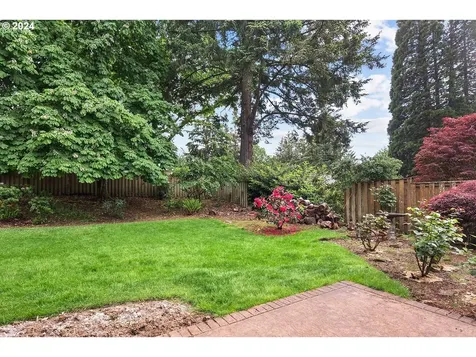 2390 South Shore Boulevard Lake Oswego OR 97034