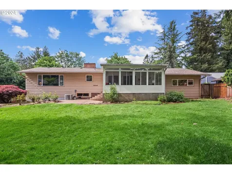 2390 South Shore Boulevard Lake Oswego OR 97034
