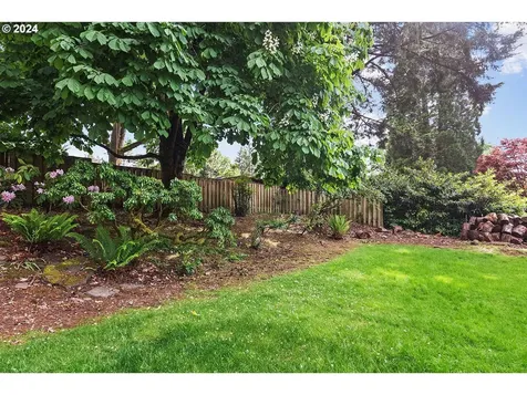 2390 South Shore Boulevard Lake Oswego OR 97034