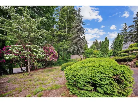 2390 South Shore Boulevard Lake Oswego OR 97034