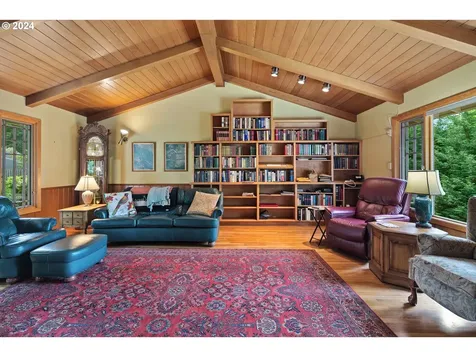 2390 South Shore Boulevard Lake Oswego OR 97034