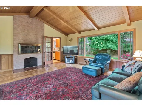 2390 South Shore Boulevard Lake Oswego OR 97034