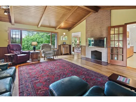 2390 South Shore Boulevard Lake Oswego OR 97034