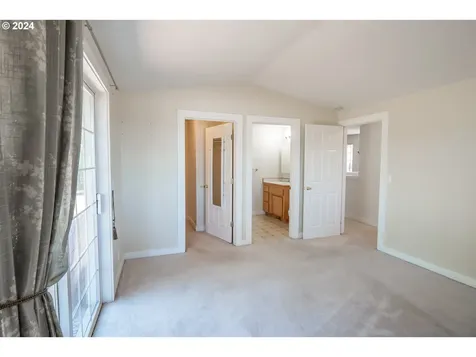 360 S 22nd Street Cottage Grove OR 97424