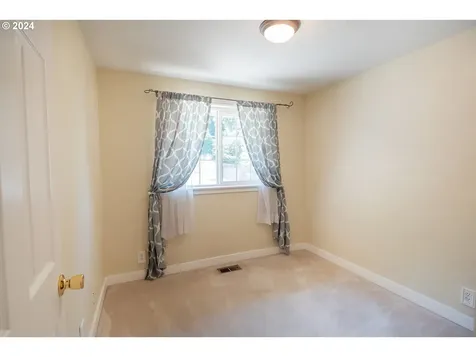 360 S 22nd Street Cottage Grove OR 97424