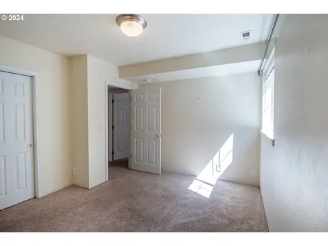 360 S 22nd Street Cottage Grove OR 97424