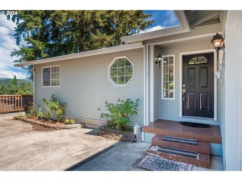 360 S 22nd Street Cottage Grove OR 97424