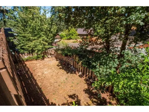 360 S 22nd Street Cottage Grove OR 97424