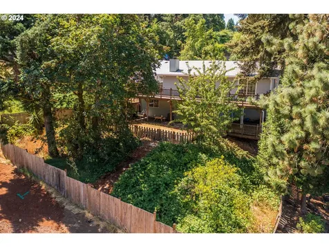 360 S 22nd Street Cottage Grove OR 97424