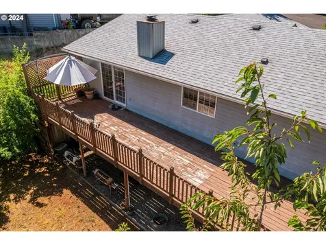 360 S 22nd Street Cottage Grove OR 97424