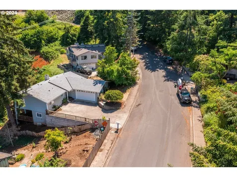 360 S 22nd Street Cottage Grove OR 97424