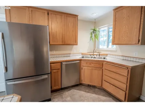 360 S 22nd Street Cottage Grove OR 97424